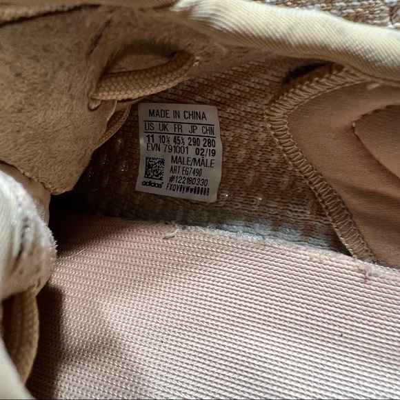 Adidas Yeezy Boost 350 V2 Clay - Picture 4 of 10